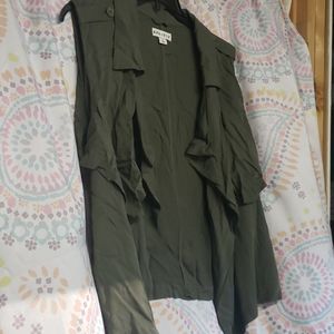 Green , safari vibe vest. 100% Rayon